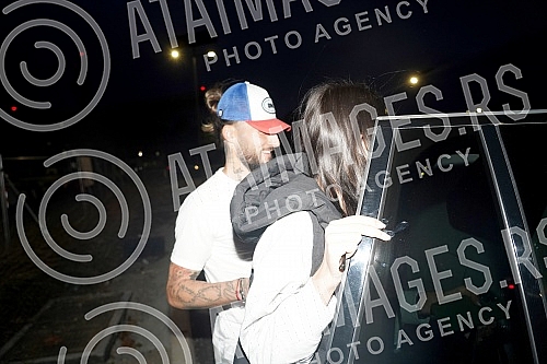 The football team of Serbia, which participated in the World Cup in Qatar, returned on a regular flight from Doha.Fudbalska reprezentacije Srbije koja je ucestvovala na Svetskom prvenstvu u Kataru vratila se redovnim letom iz Dohe.