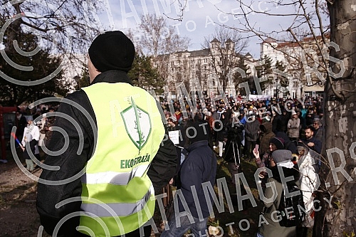 The informal environmental movement Eko straza held a rally in Bristol Park called the Counting Protest.Neformalni ekoloski pokret Eko straza odrzao je  u parku Bristol skup pod nazivom Protest prebrojavanja.