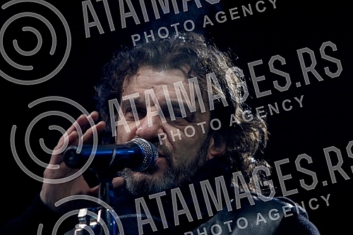 On the square in the municipality of Obrenovac Aca Lukas (Aleksandar Vuksanovic) held a concert in organization of the Skymusic.Na trgu u opstini Obrenovac odrzan besplatan koncert Ace Lukasa (Aleksandar Vuksanovic) u organiyaciji Skymusic.