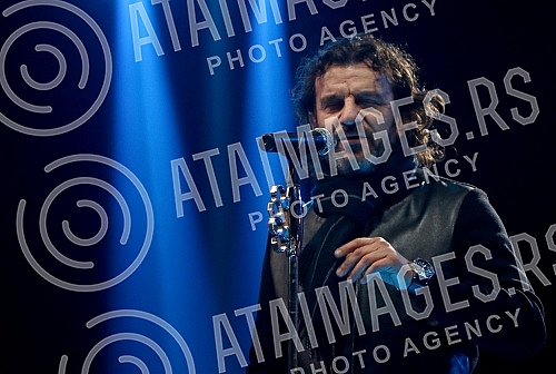 On the square in the municipality of Obrenovac Aca Lukas (Aleksandar Vuksanovic) held a concert in organization of the Skymusic.Na trgu u opstini Obrenovac odrzan besplatan koncert Ace Lukasa (Aleksandar Vuksanovic) u organiyaciji Skymusic.