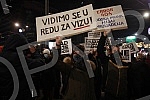 The Association of online workers organized a protest in front of the Government of Serbia due to the decision of the state to retroactively collect taxes for the previous six years.Udruzenje radnika na internetu organizovalo je protest ispred Vlad