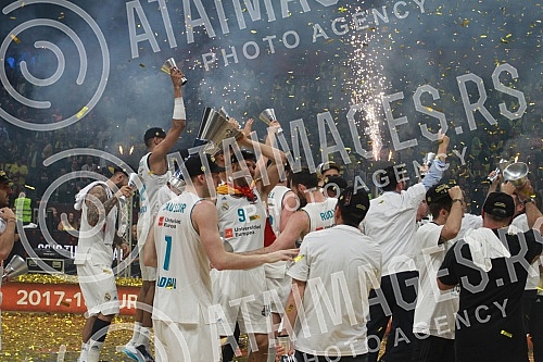 Final Four (F4), Basketball match four the 1st place between Fenerbahce Dogus Istanbul and Real Madrid held in Stark arena.
Final Four (F4) kosarkaska utakmica za prvo mesto izmedju Fenerbahce Dogus Istanbul i Real Madrida.