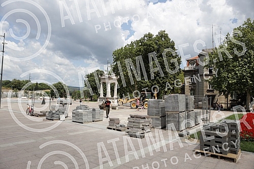 The reconstruction of King Milan Square in the center of Nis has been going on for three years, and was crowned with a humorous Guinness World Record for breaking the record in the category of the longest reconstruction of a square in the world. 