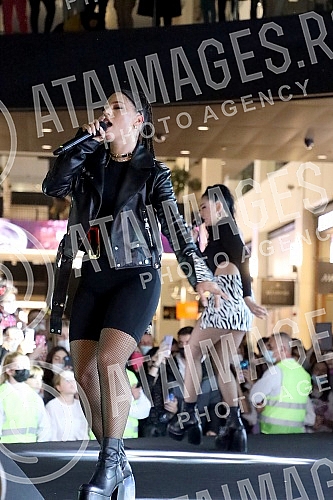 Galerija Belgrade, the largest shopping, gastronomic and entertainment destination in the region, is celebrating its first birthday and on that occasion the Music Fest Gallery has been organized.Galerija Belgrade, najveca soping, gastronomska i zab