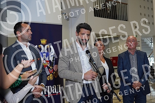 The Mayor of Belgrade, Aleksandar Sapic, held a meeting with communal militiamen and inspectors from the Secretariat for Inspection Affairs of the City of Belgrade in the Municipal Hall, and after the meeting a press conference was held where new mea