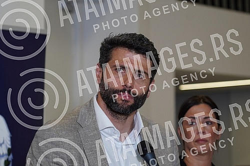 The Mayor of Belgrade, Aleksandar Sapic, held a meeting with communal militiamen and inspectors from the Secretariat for Inspection Affairs of the City of Belgrade in the Municipal Hall, and after the meeting a press conference was held where new mea