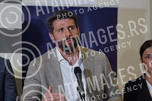 The Mayor of Belgrade, Aleksandar Sapic, held a meeting with communal militiamen and inspectors from the Secretariat for Inspection Affairs of the City of Belgrade in the Municipal Hall, and after the meeting a press conference was held where new mea