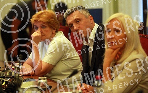 The session of the Health and Family Committee was held in the House of the National Assembly.Sednica Odbora za zdravlje i porodicu odrzana je u Domu Narodne skupstine.