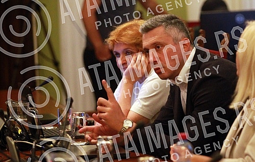 The session of the Health and Family Committee was held in the House of the National Assembly.Sednica Odbora za zdravlje i porodicu odrzana je u Domu Narodne skupstine.