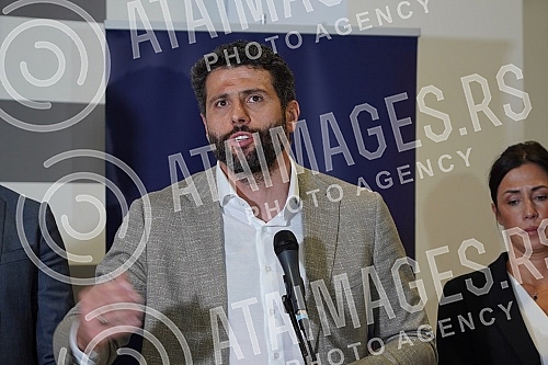 The Mayor of Belgrade, Aleksandar Sapic, held a meeting with communal militiamen and inspectors from the Secretariat for Inspection Affairs of the City of Belgrade in the Municipal Hall, and after the meeting a press conference was held where new mea