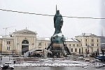 Reconstruction of Sava Square is underway, on which a monument to Stefan Nemanja has been placed, which will be officially unveiled on January 27.U toku je rekonstrukcija Savskog trga, na koje je postavljen spomenik Stefanu Nemanji koji ce zvanicn