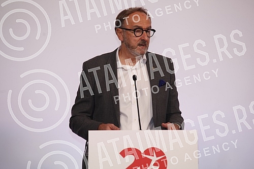 Minister of Construction, Transport and Infrastructure Tomislav Momirovic, US Ambassador Anthony Godfrey and AmCham President Zoran Petrovic spoke at the Hyatt Hotel at the business talks of the American Chamber of Commerce in Serbia (AmCham).U hot