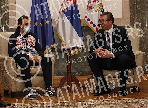 The President of the Republic of Serbia, Aleksandar Vucic, met with the winner of the bronze medal at the World Boxing Championship, Vladimir Mironcikov, and the delegation of the Boxing Association of Serbia. Predsednik Republike Srbije Aleksandar