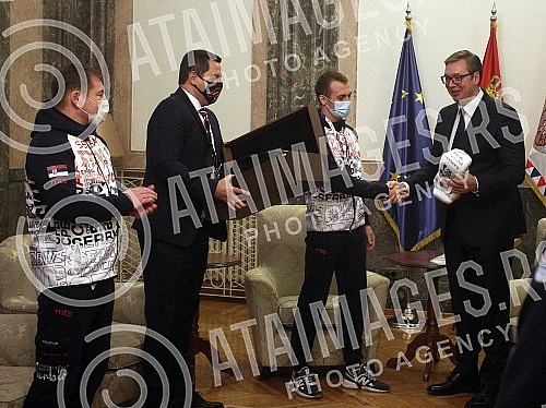 The President of the Republic of Serbia, Aleksandar Vucic, met with the winner of the bronze medal at the World Boxing Championship, Vladimir Mironcikov, and the delegation of the Boxing Association of Serbia. Predsednik Republike Srbije Aleksandar