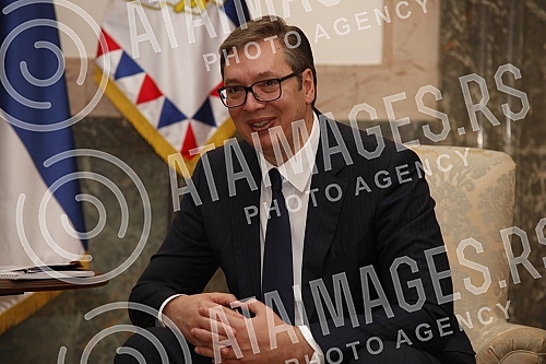 The President of the Republic of Serbia, Aleksandar Vucic, met with the winner of the bronze medal at the World Boxing Championship, Vladimir Mironcikov, and the delegation of the Boxing Association of Serbia. Predsednik Republike Srbije Aleksandar