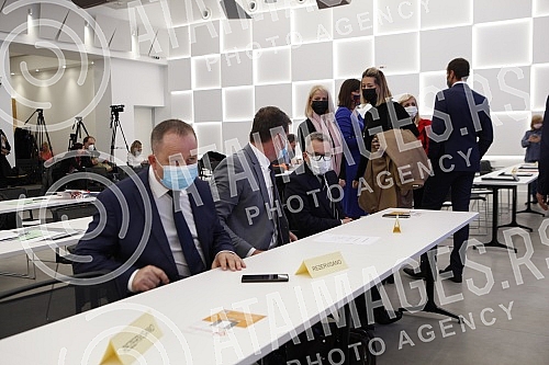 On the occasion of marking the World Quality Day and the European Quality Week in Serbia, the Serbian Chamber of Commerce held an annual award for business excellence - the Oscar of Quality.Povodom obelezavanja Svetskog dana kvaliteta i Evropske ne