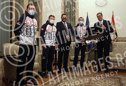 The President of the Republic of Serbia, Aleksandar Vucic, met with the winner of the bronze medal at the World Boxing Championship, Vladimir Mironcikov, and the delegation of the Boxing Association of Serbia. Predsednik Republike Srbije Aleksandar