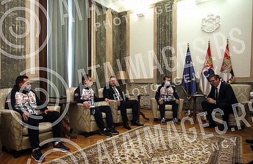 The President of the Republic of Serbia, Aleksandar Vucic, met with the winner of the bronze medal at the World Boxing Championship, Vladimir Mironcikov, and the delegation of the Boxing Association of Serbia. Predsednik Republike Srbije Aleksandar