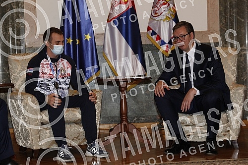 The President of the Republic of Serbia, Aleksandar Vucic, met with the winner of the bronze medal at the World Boxing Championship, Vladimir Mironcikov, and the delegation of the Boxing Association of Serbia. Predsednik Republike Srbije Aleksandar