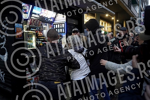 Activists Aida Corovic and Jelena Jacimovic Jachim threw eggs at a mural by Ratko Mladic, painted on the corner of Njegoseva and Aleksa Nenadovic.Aktivistkinje Aida Corovic i Jelena Jacimovic Jachim gadjale su jajima mural Ratka Mladica, koji je os