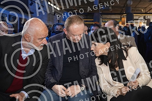 The United for the Victory of Serbia Coalition held a convention in Dorcol Platz, at which it presented the list 