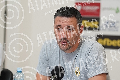 Promotion of the new head of the Cukaricki football club Dusan Kerkez and the first roll call of the team before the start of preparations for the upcoming 2022/23 season.Promocija novog sefa struke fudbalskog kluba Cukaricki Dusana Kerkeza i prva 