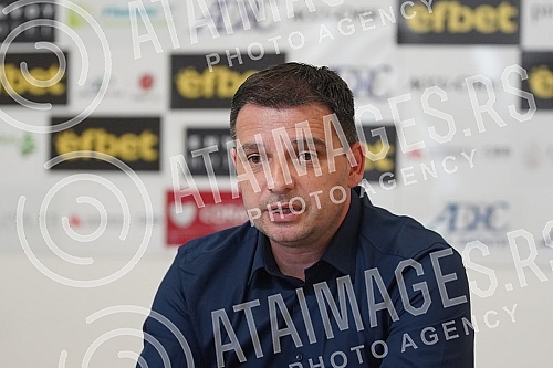 Promotion of the new head of the Cukaricki football club Dusan Kerkez and the first roll call of the team before the start of preparations for the upcoming 2022/23 season.Promocija novog sefa struke fudbalskog kluba Cukaricki Dusana Kerkeza i prva 