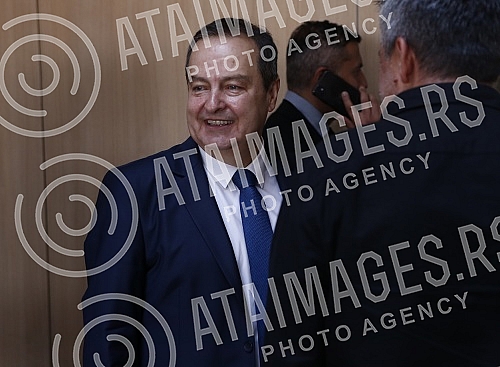 The European Union as a strategic choice conference was held at the Zira Hotel - the experiences of Serbia and Romania.U hotelu Zira odrzana je konferencija Evropska unija kao strateski izbor - iskustva Srbije i Rumunije