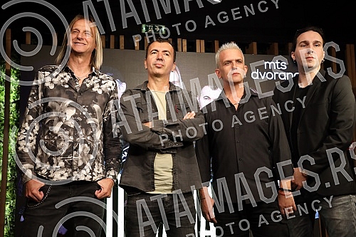 The press conference of the Osvajaci band from Kragujevac was held at the Lisbon club in the mts Dvorana.Konferencija za novinare kragujevackog benda Osvajaci odrzana je u klubu Lisabon u mts Dvorani.