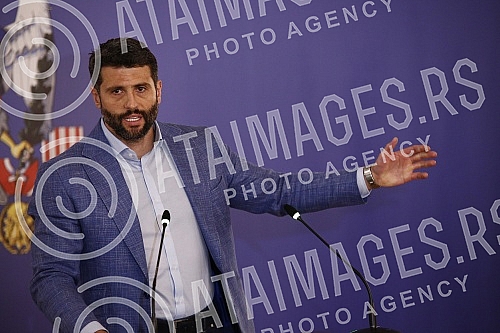 The mayor of Belgrade, Aleksandar Sapic, held the first regular press conference.Gradonacelnik Beograda Aleksandar Sapic odrzao je Prvu redovnu konferenciju za novinare. 