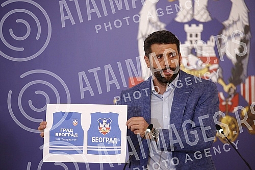 The mayor of Belgrade, Aleksandar Sapic, held the first regular press conference.Gradonacelnik Beograda Aleksandar Sapic odrzao je Prvu redovnu konferenciju za novinare. 