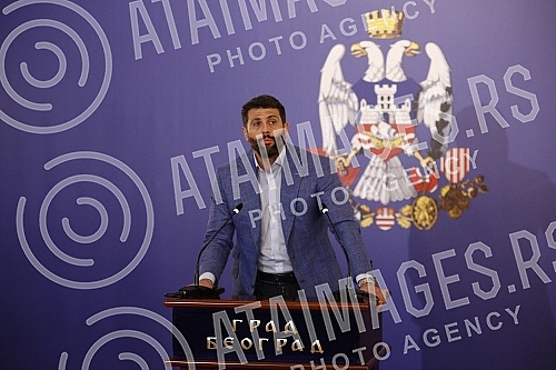 The mayor of Belgrade, Aleksandar Sapic, held the first regular press conference.Gradonacelnik Beograda Aleksandar Sapic odrzao je Prvu redovnu konferenciju za novinare. 