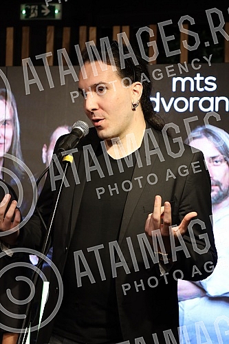 The press conference of the Osvajaci band from Kragujevac was held at the Lisbon club in the mts Dvorana.Konferencija za novinare kragujevackog benda Osvajaci odrzana je u klubu Lisabon u mts Dvorani.