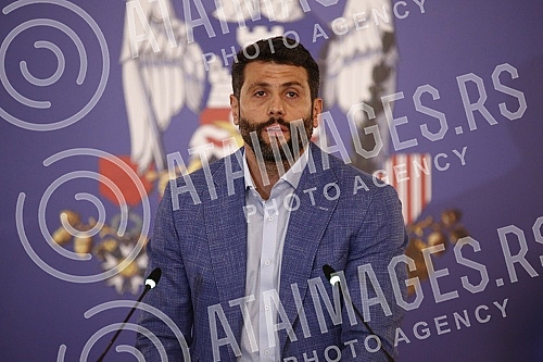The mayor of Belgrade, Aleksandar Sapic, held the first regular press conference.Gradonacelnik Beograda Aleksandar Sapic odrzao je Prvu redovnu konferenciju za novinare. 