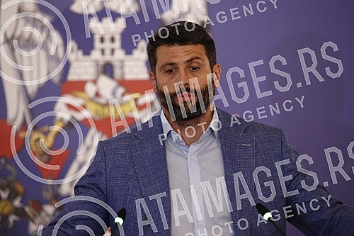 The mayor of Belgrade, Aleksandar Sapic, held the first regular press conference.Gradonacelnik Beograda Aleksandar Sapic odrzao je Prvu redovnu konferenciju za novinare. 