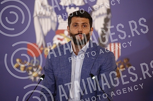 The mayor of Belgrade, Aleksandar Sapic, held the first regular press conference.Gradonacelnik Beograda Aleksandar Sapic odrzao je Prvu redovnu konferenciju za novinare. 