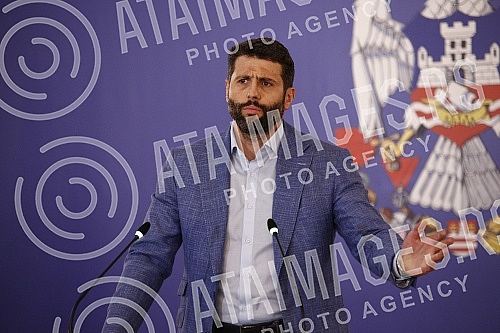 The mayor of Belgrade, Aleksandar Sapic, held the first regular press conference.Gradonacelnik Beograda Aleksandar Sapic odrzao je Prvu redovnu konferenciju za novinare. 