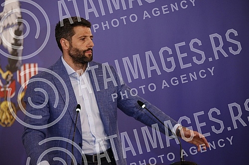 The mayor of Belgrade, Aleksandar Sapic, held the first regular press conference.Gradonacelnik Beograda Aleksandar Sapic odrzao je Prvu redovnu konferenciju za novinare. 