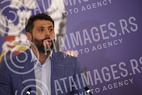 The mayor of Belgrade, Aleksandar Sapic, held the first regular press conference.Gradonacelnik Beograda Aleksandar Sapic odrzao je Prvu redovnu konferenciju za novinare. 