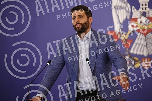 The mayor of Belgrade, Aleksandar Sapic, held the first regular press conference.Gradonacelnik Beograda Aleksandar Sapic odrzao je Prvu redovnu konferenciju za novinare. 