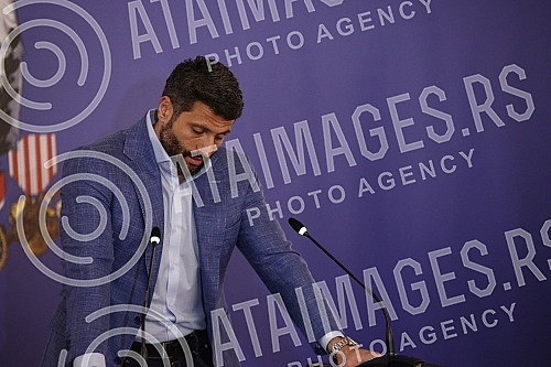 The mayor of Belgrade, Aleksandar Sapic, held the first regular press conference.Gradonacelnik Beograda Aleksandar Sapic odrzao je Prvu redovnu konferenciju za novinare. 