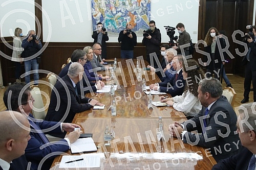The President of the Republic of Serbia, Aleksandar Vucic, met with the Mayor of St. Petersburg, Aleksandar Beglov.Predsednik Republike Srbije Aleksandar Vucic sastao se sa gradonacelnikom Sankt Peterburga Aleksandrom Beglovom.