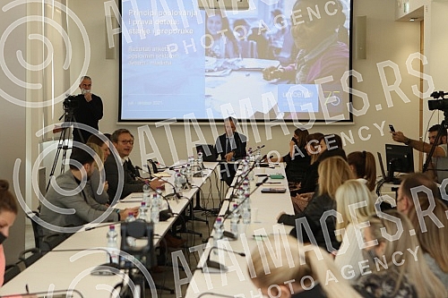 A conference on the occasion of the 75th anniversary of UNICEF in Serbia at the Serbian Chamber of Commerce. U Privrednoj komori Srbije konferencija povodom 75 godina Unicefa u Srbiji.