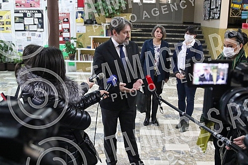 The Fourth Belgrade Gymnasium was visited by the Minister of Education Branko Ruzic and the Director of the Institute for the Evaluation of the Quality of Education Branislav Randjelovic on the occasion of the beginning of the PISA test.Cetvrtu beo