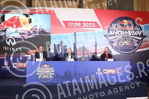 A press conference was held in the Belgrade City Assembly, announcing the F1 Show Run project in Belgrade, an automotive spectacle in which the streets of the Serbian capital will be the basis for a Formula 1 performance.U Skupstini grada Beograda 