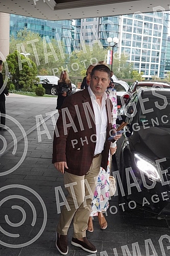 The celebration of the civil wedding of Mihajlo Saulic and Marina Velimirovic was held at the Hyatt Hotel.Slavlje povodom gradjanskog vencanja Mihajla Saulica i Marine Velimirovic odrzano je u hotelu Hajat.