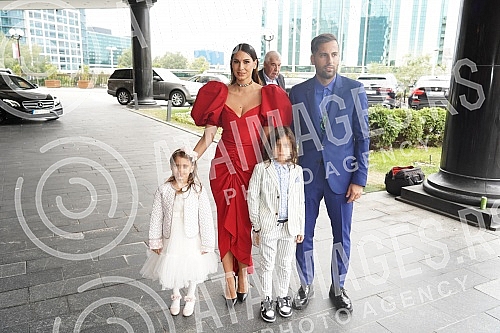 The celebration of the civil wedding of Mihajlo Saulic and Marina Velimirovic was held at the Hyatt Hotel.Slavlje povodom gradjanskog vencanja Mihajla Saulica i Marine Velimirovic odrzano je u hotelu Hajat.