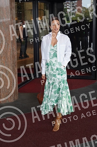 The celebration of the civil wedding of Mihajlo Saulic and Marina Velimirovic was held at the Hyatt Hotel.Slavlje povodom gradjanskog vencanja Mihajla Saulica i Marine Velimirovic odrzano je u hotelu Hajat.