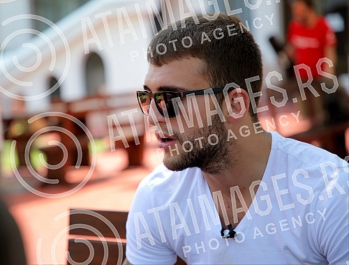 Boxer Veljko Raznatovic in the camp on Avala where he trains. Bokser Veljko Raznatovic u kampu na Avali gde trenira.