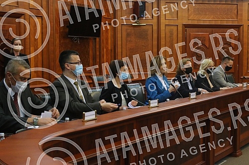 Minister without portfolio Nenad Popovic met with Montenegrin Minister of education, science, culture and sports Vesna Bratic.  Ministar bez portfelja Nenad Popovic sastao se sa ministarkom prosvete, nauke, kulture i sporta Crne Gore Vesnom Bratic